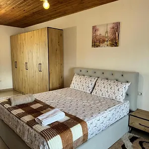  Bed and breakfast Zefi Rrenc Albania